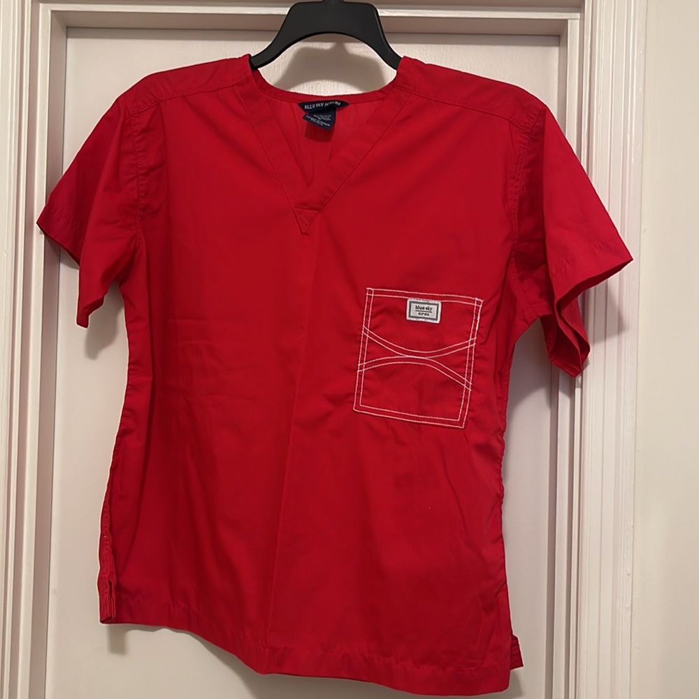 Like new scrub top